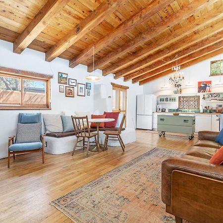 Heart Of Santa Fe - Adorable Hideaway - King And Queen - Walk To Everything - Fireplace - Ac Eksteriør billede
